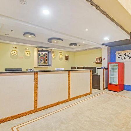 Oyo Townhouse 707 Grand Krishna Hyderabad Exterior photo