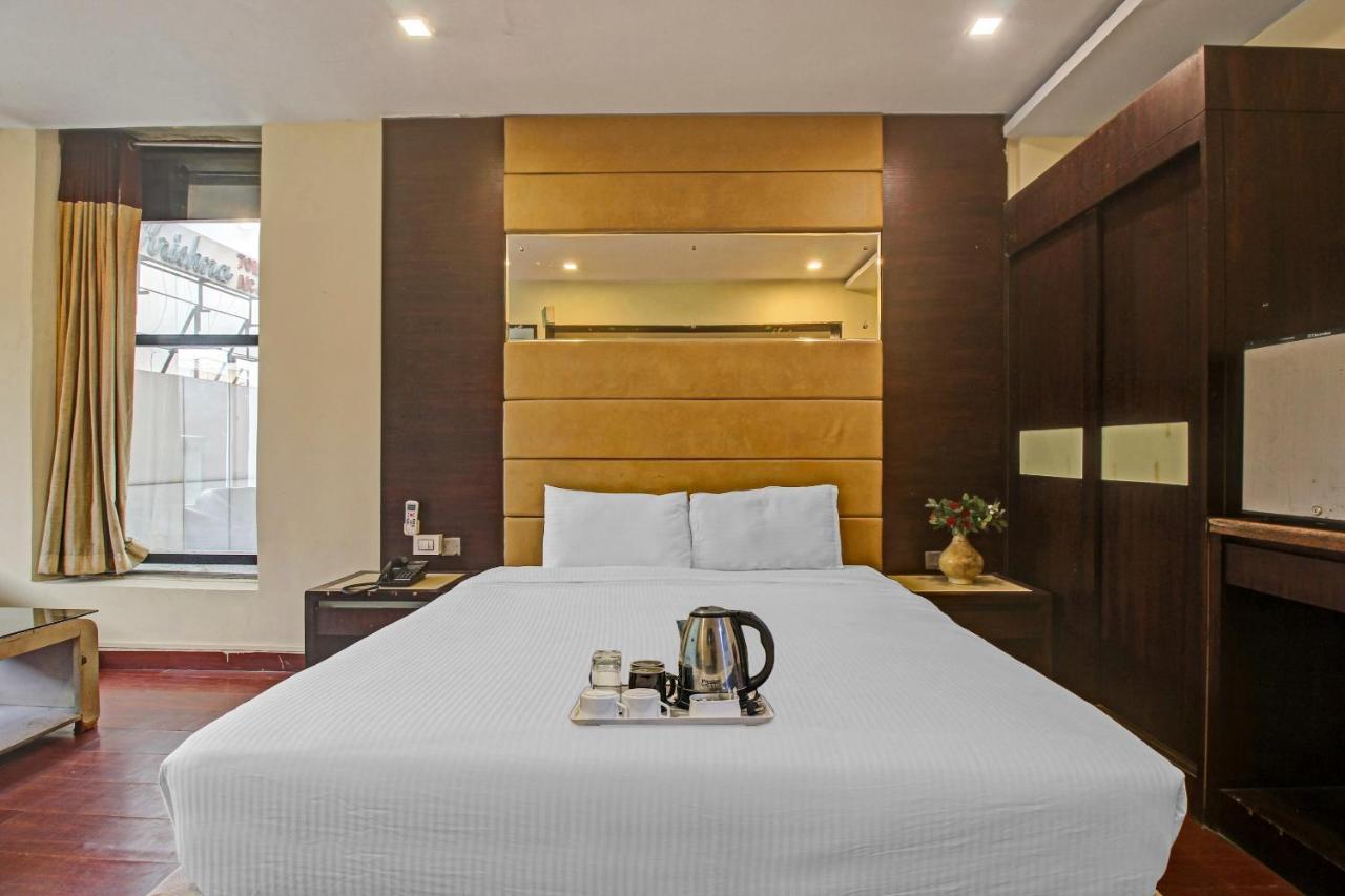 Oyo Townhouse 707 Grand Krishna Hyderabad Exterior photo