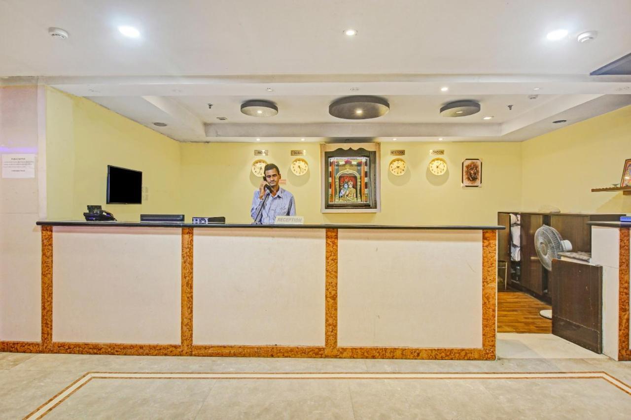 Oyo Townhouse 707 Grand Krishna Hyderabad Exterior photo