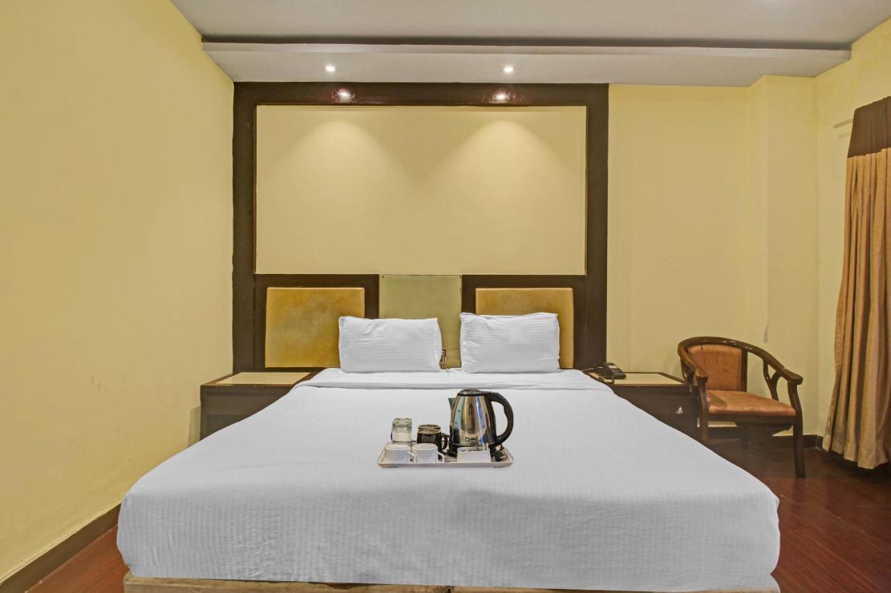 Oyo Townhouse 707 Grand Krishna Hyderabad Exterior photo