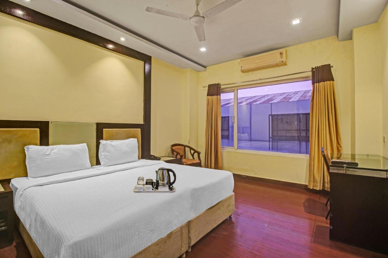Oyo Townhouse 707 Grand Krishna Hyderabad Exterior photo